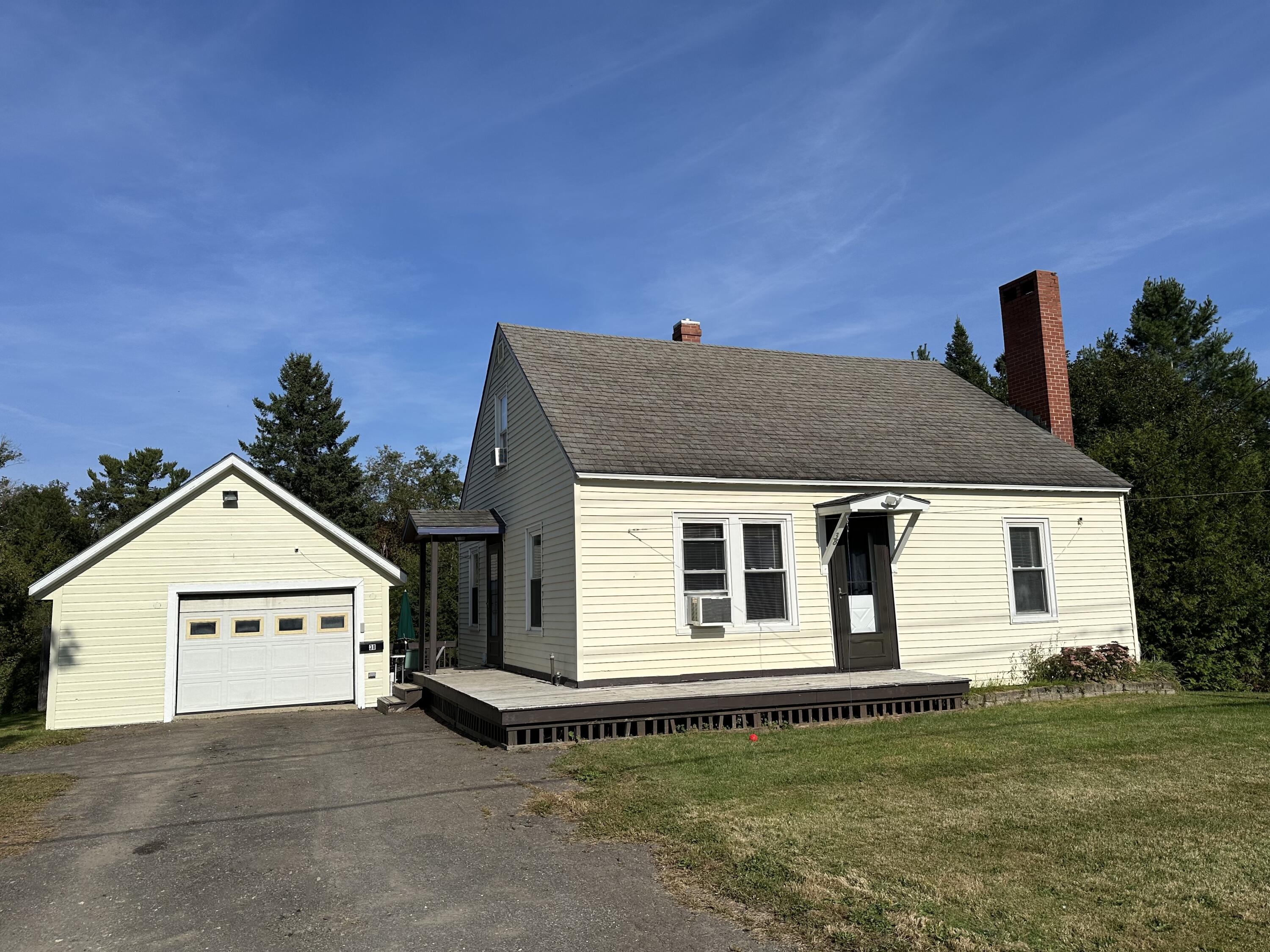 Chandler St, Houlton, ME 04730