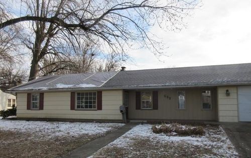 653 Brown Ave, Galesburg, IL, 61401-3011 | Card Image