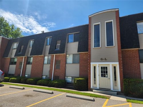216 Moore Rd, Avon Lake, OH, 44012-1207 | Card Image