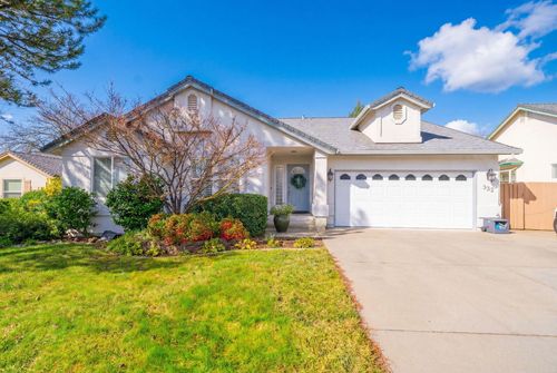 332 Franciscan Trl, Redding, CA, 96003-8262 | Card Image