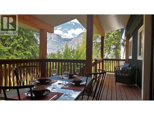 811 Victoria St, New Denver, BC, V0G1S1 | Card Image