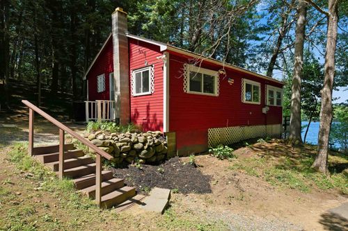 9 Berry Rd, Loudon, NH, 03307-1100 | Card Image