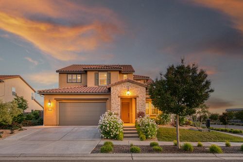 912 Vineyard Ct, Madera, CA, 93636-8051 | Card Image