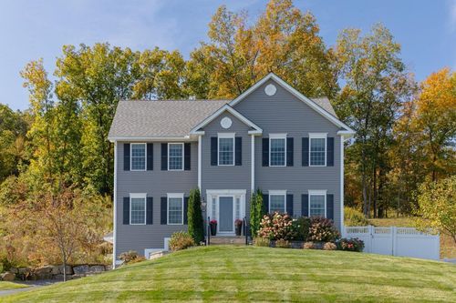 135 Brookview Dr, Hooksett, NH, 03106-2036 | Card Image