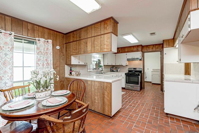 5511 N River Rd, House other with 3 bedrooms, 2 bathrooms and 2 parking in Port Allen LA | Image 5