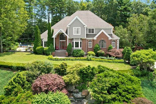 19 Elizabeth Dr, Auburn, MA, 01501-2710 | Card Image