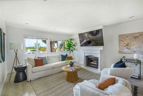 19 Seabird Ct, Newport Beach, CA, 92663-2109 | Card Image