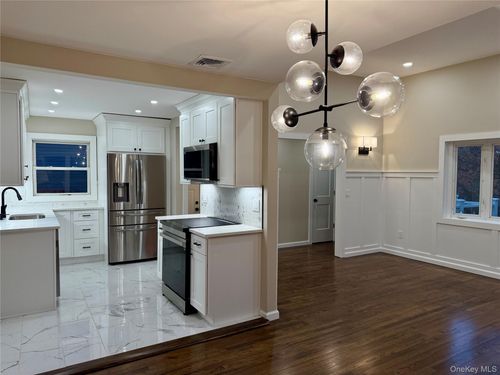 12 Hampton Rd, Sound Beach, NY, 11789-1825 | Card Image