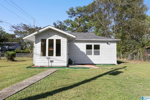 101 Livingston Ct, BESSEMER, AL, 35020-2077 | Card Image