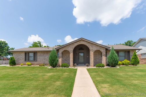 606 N Gum St, Jenks, OK, 74037-2529 | Card Image