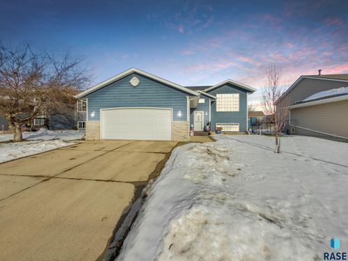7420 W Luke Dr Drive, Sioux Falls, SD, 57106 | Card Image