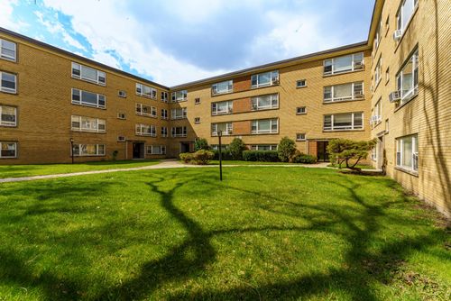 apt-2a-6100 Damen Ave, Chicago, IL, 60659-4392 | Card Image