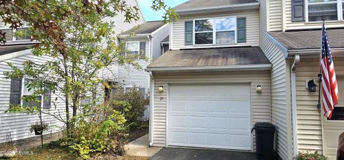 25 Banyan St, Selinsgrove, PA, 17870-9618 | Card Image