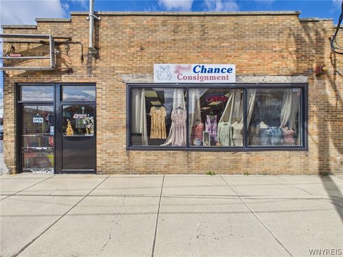 8656 Buffalo Ave, Niagara Falls, NY, 14304-4366 | Card Image