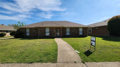 1526 Silverleaf Dr, Carrollton, TX, 75007-3918 | Card Image