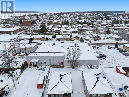 372 Bertha St, Hawkesbury, ON, K6A2A8 | Card Image