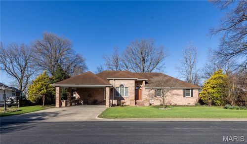 104 Willard St, Charleston, MO, 63834-1442 | Card Image