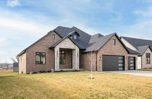 5546 E Cavalcade Ln, Springfield, MO, 65802-6062 | Card Image