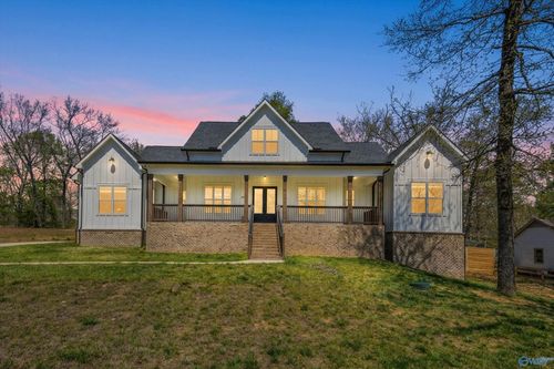 113 Hillsdale Dr, Gurley, AL, 35748-9043 | Card Image
