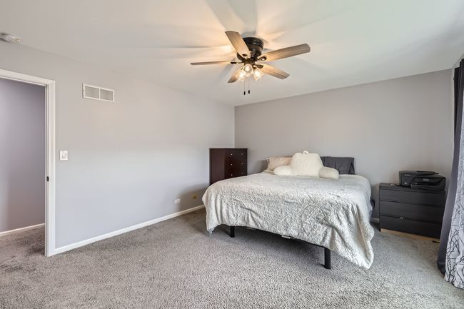 1300 Gloucester Cir, Townhouse with 3 bedrooms, 3 bathrooms and 2 parking in Carol Stream IL | Image 16