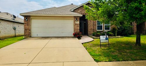 10561 Flagstaff Run, Fort Worth, TX, 76140-6572 | Card Image