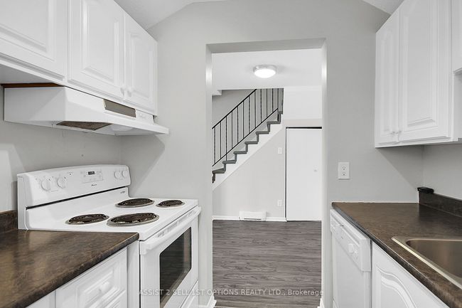 98 - 13C Woodvale Gn Crescent, Condo with 3 bedrooms, 2 bathrooms and null parking in South of Baseline to Knoxdale ON | Image 11