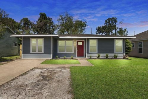 226 Hyta St, Houston, TX, 77018-5636 | Card Image