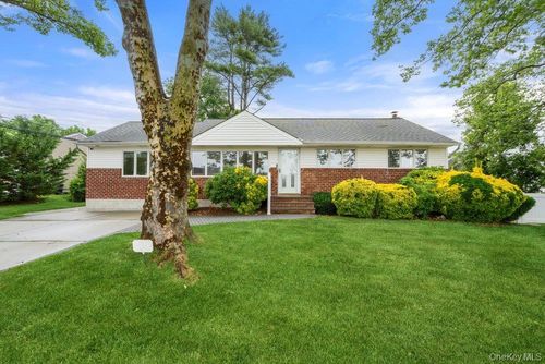 26 Sheridan St, Old Bethpage, NY, 11804-1447 | Card Image