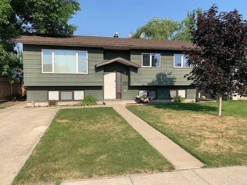 2120 10 Street, Coaldale, AB, T1M1B6 | Card Image