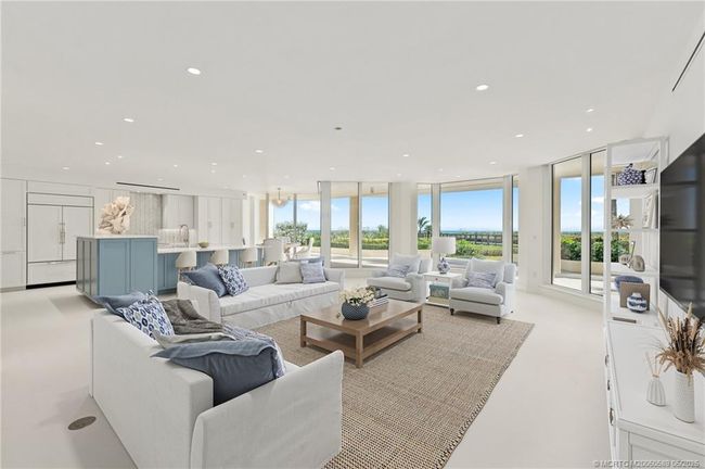 APT-140 - 2920 Dune Dr, Condo with 3 bedrooms, 3 bathrooms and 2 parking in Stuart FL | Image 4