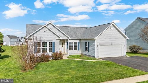 156 Crosswinds Dr, CHARLES TOWN, WV, 25414-3905 | Card Image