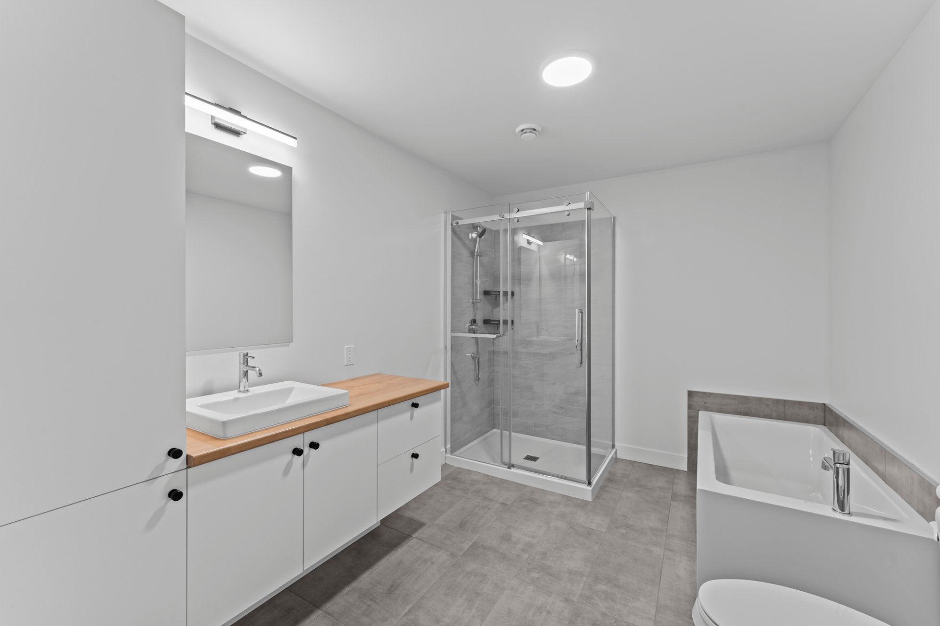 Residential Lease in Sherbrooke (Fleurimont) 2