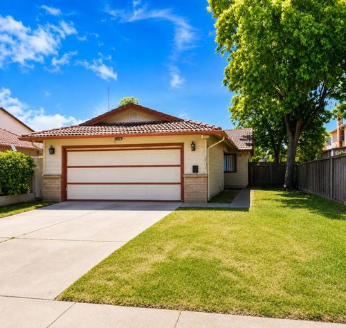 2070 Cinderella Ln, San Jose, CA, 95116-3661 | Card Image