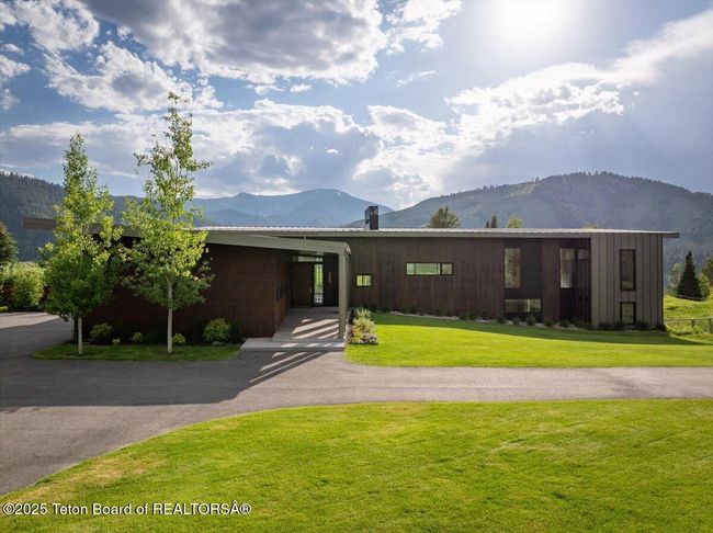 13175 River Bend Rd, House other with 3 bedrooms, 4 bathrooms and null parking in Jackson WY | Image 8