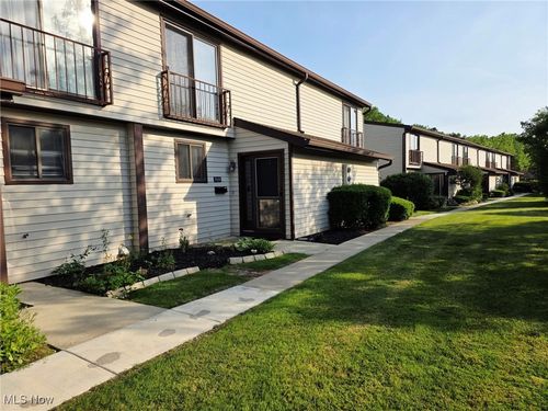 c-7428 Pine River Ct, Middleburg Heights, OH, 44130-5519 | Card Image