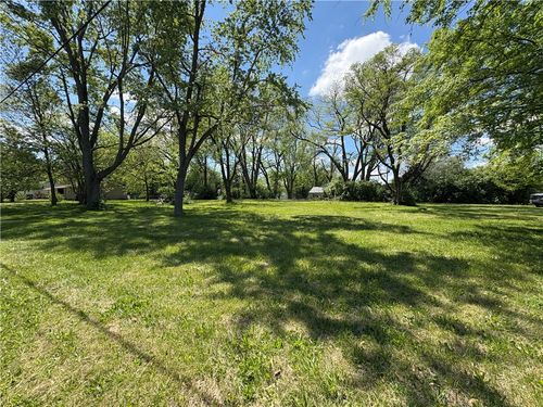 2127 Riedel Ave, Decatur, IL, 62526-9481 | Card Image