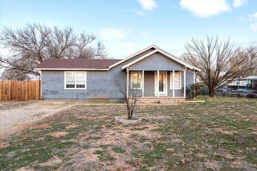 913 S Hockley, Sundown, TX, 79372-1512 | Card Image