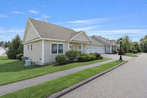 31-5 Torry Pine Drive, Cumberland, ME, 04110 | Card Image