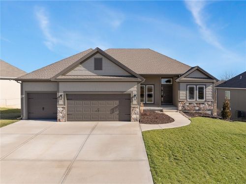 10139 N Winchester Ave, Kansas City, MO, 64156-7935 | Card Image