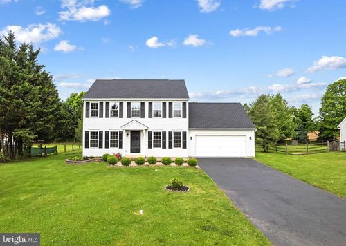 121 Cooper Ln, Oxford, PA, 19363-4012 | Card Image