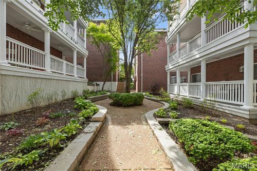 3b-505 North And South, University City, MO, 63130 | Card Image