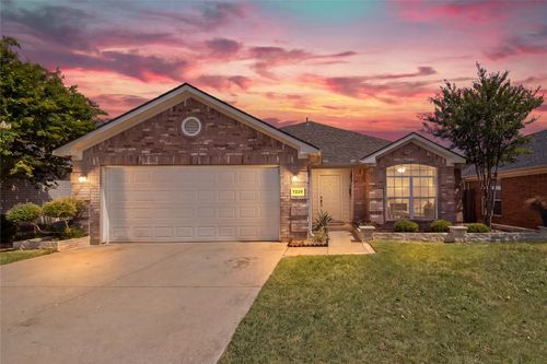 7229 Specklebelly Ln, Fort Worth, TX, 76120-1643 | Card Image