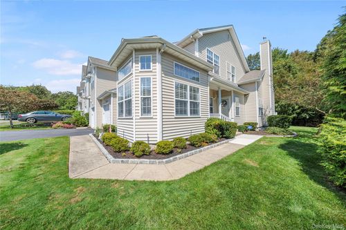 120-120 Kettles Ln, Medford, NY, 11763-1561 | Card Image