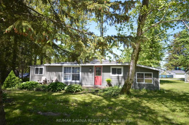 6208 London Rd, House other with 2 bedrooms, 1 bathrooms and null parking in Kettle And Stony Point Fn ON | Image 22