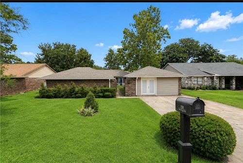 108 Lake Village Blvd, Slidell, LA, 70461-3612 | Card Image