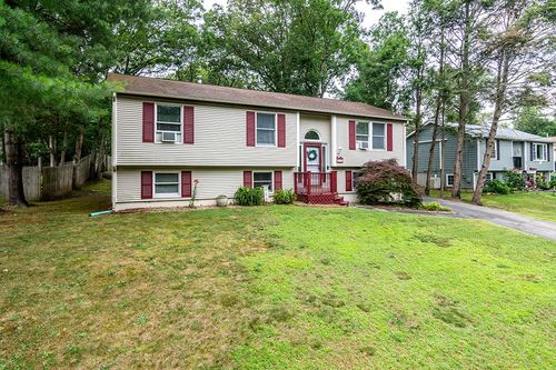 90 Crestwood Dr, West Warwick, RI, 02893-3438 | Card Image