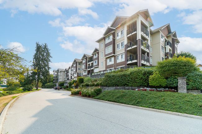 404 - 19677 Meadow Gardens Way, Condo with 2 bedrooms, 2 bathrooms and 2 parking in Pitt Meadows BC | Image 4