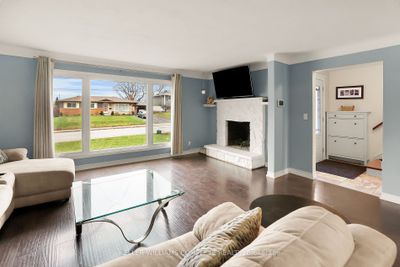 4625 Pinedale Dr, House other with 5 bedrooms, 2 bathrooms and 5 parking in Niagara Falls ON | Image 3