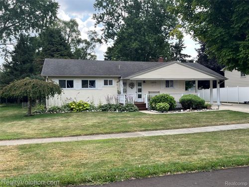 250 Engle St, Imlay City, MI, 48444-1335 | Card Image