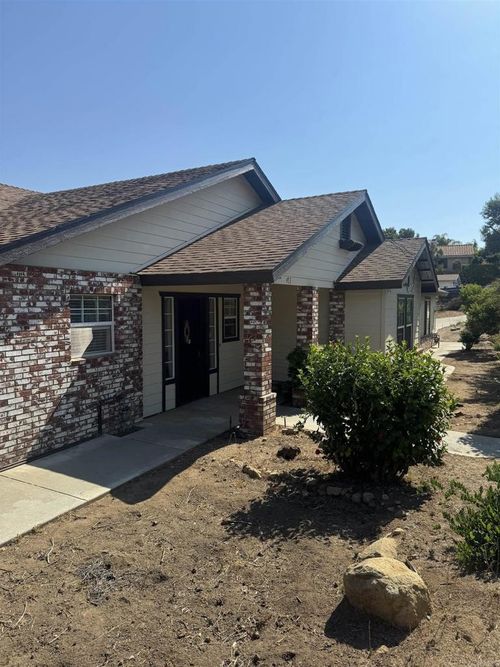 473 Ali Way, Fallbrook, CA, 92028-3900 | Card Image